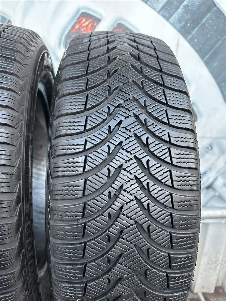 MICHELIN Alpin A4 215/60 R17 96H